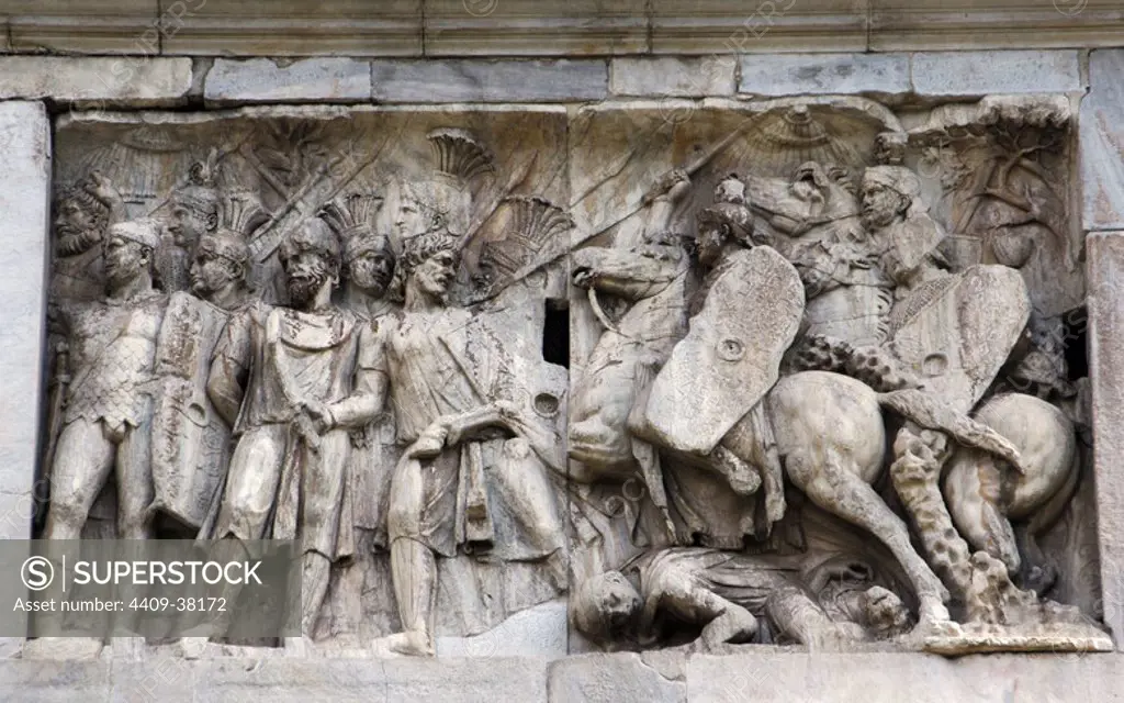 Roman Art. Arch of Constantine. Triumphal arch erected in the 4th century (315) by the Senate in honor of the Emperor Constantine after his victory over Maxentius at the Battle of Milvian Bridge (312). Relief. Rome. Italy.