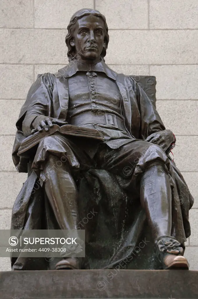 John Harvard (1607-1638). English clergyman. At his death, donated money and his library to a new University near Boston, later known as Harvard College. Statue. University of Harvard. Around Boston. Massachusetts. United States.