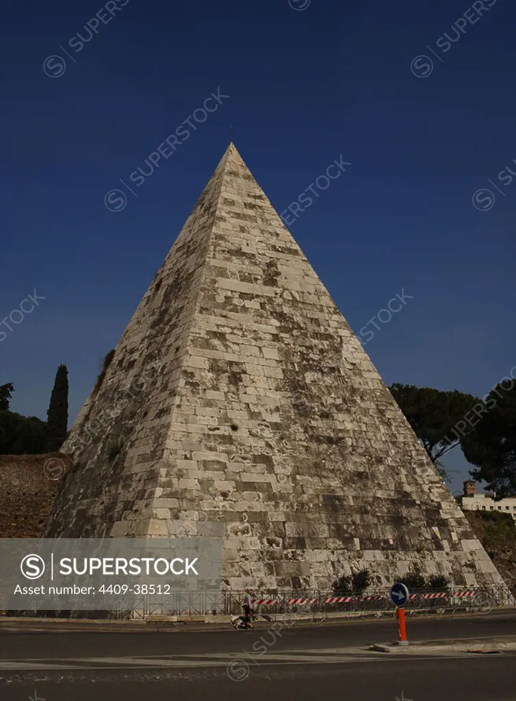 Italy. Rome. Pyramid of Cestius. 12 BC.