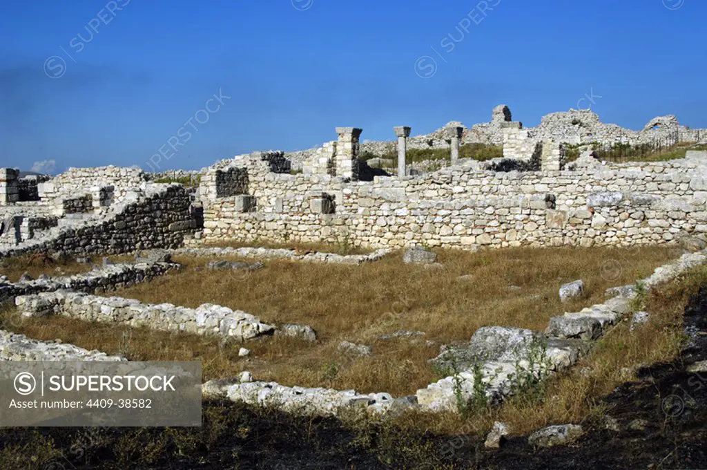 Early Christian art. Byllis Archeological Site. Ruins of the cathedral, built in IV century a.C. In the fifth century were added the atrium and gallery. Republic of Albania.