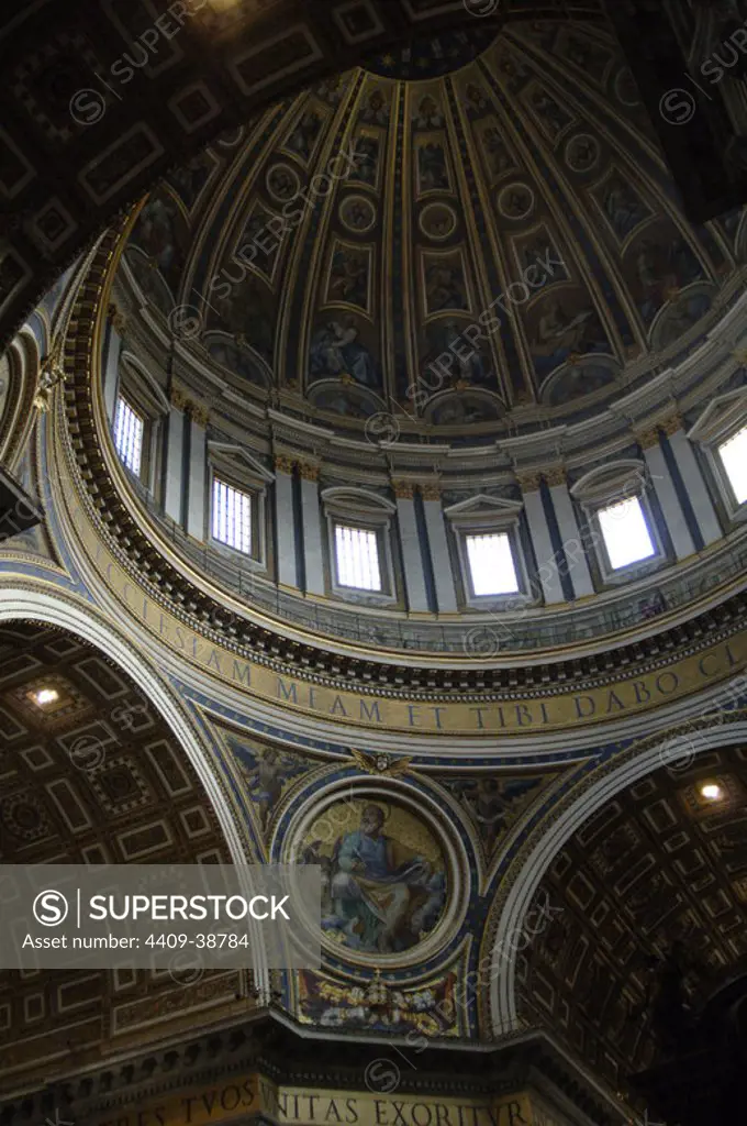 Renaissance Art. Italy. St. Peter's Basilica. Dome built by Giacomo della Porta (1540-1602) and Domenico Fontana (1543-1607) in 1590. Around the inside of the dome there is an inscription to the honour of SIxtus V. The medallion is painted by Giuseppe Cesari (1568-1640). Vatican City.