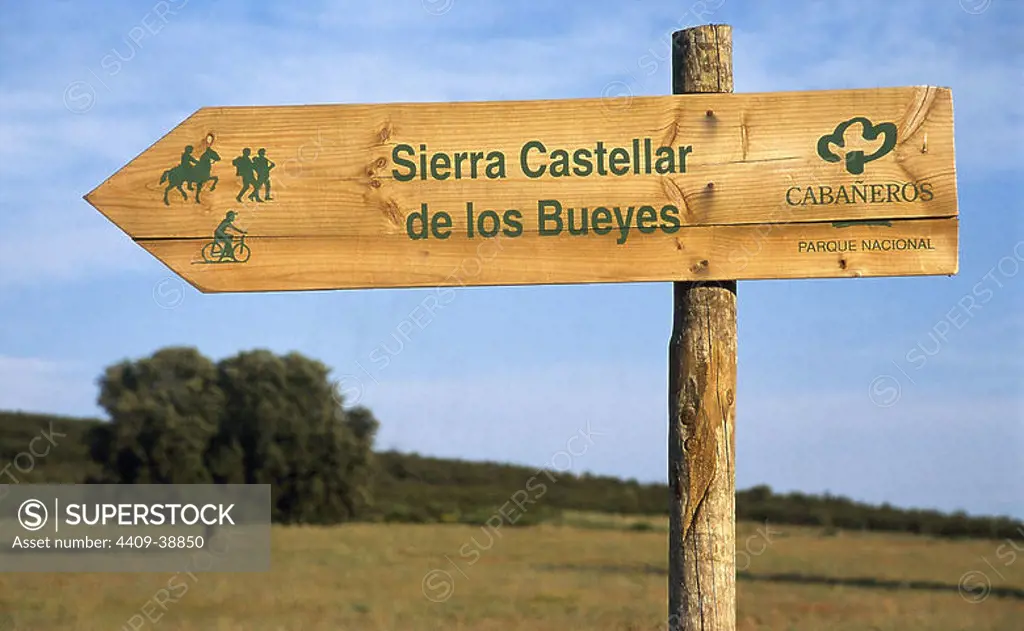 Indicator of Sierra Castellar de los Bueyes in the Caban~eros National Park. Province of Ciudad Real. Spain.