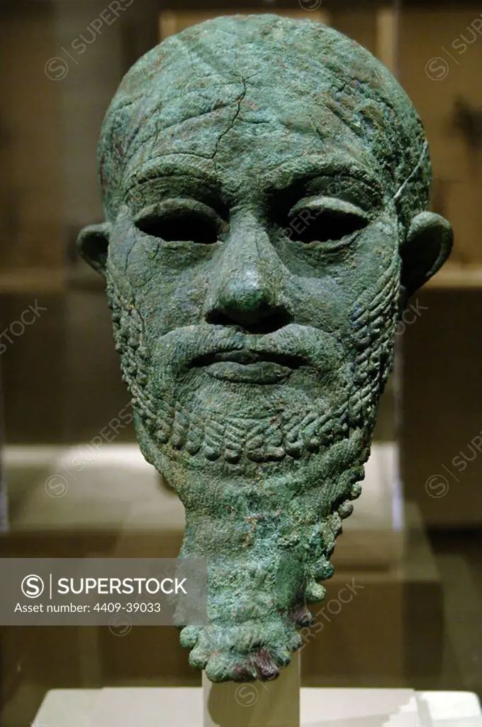 Mesopotamian art. Bust of a ruler, dated between 2300 and 2000 BC. Early Bronze Age. It comes from Iran (). Metropolitan Museum of Art. New York. United States.