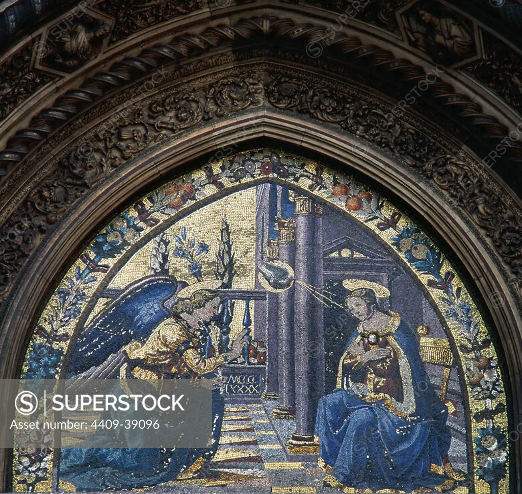 Italy. Florence Cathedral. Mandorla Gate. 15th century. Mosaic at the lunette depicting Annunciation, by Domenico and Davide Ghirlandaio.
