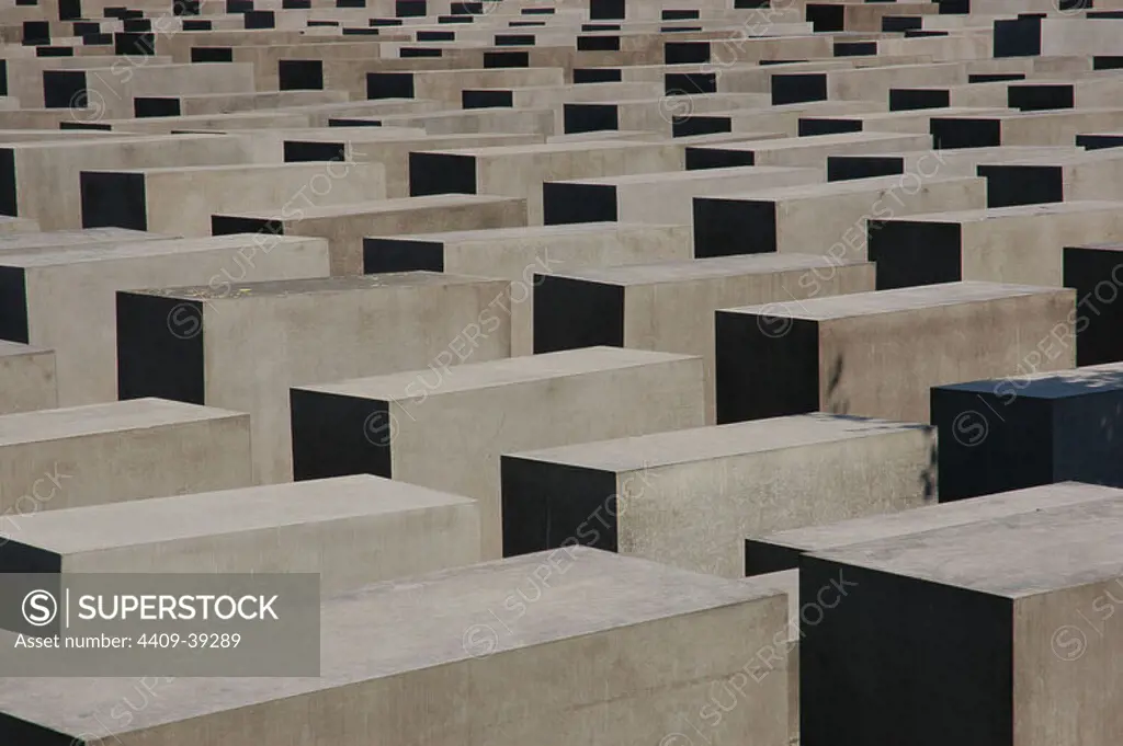 Berlin Holocaust Memorial (2003-2004). Built __by American architect Peter Eisenman (n.1932), in memory of the victims of the Holocaust in World War II. Berlin. Germany.