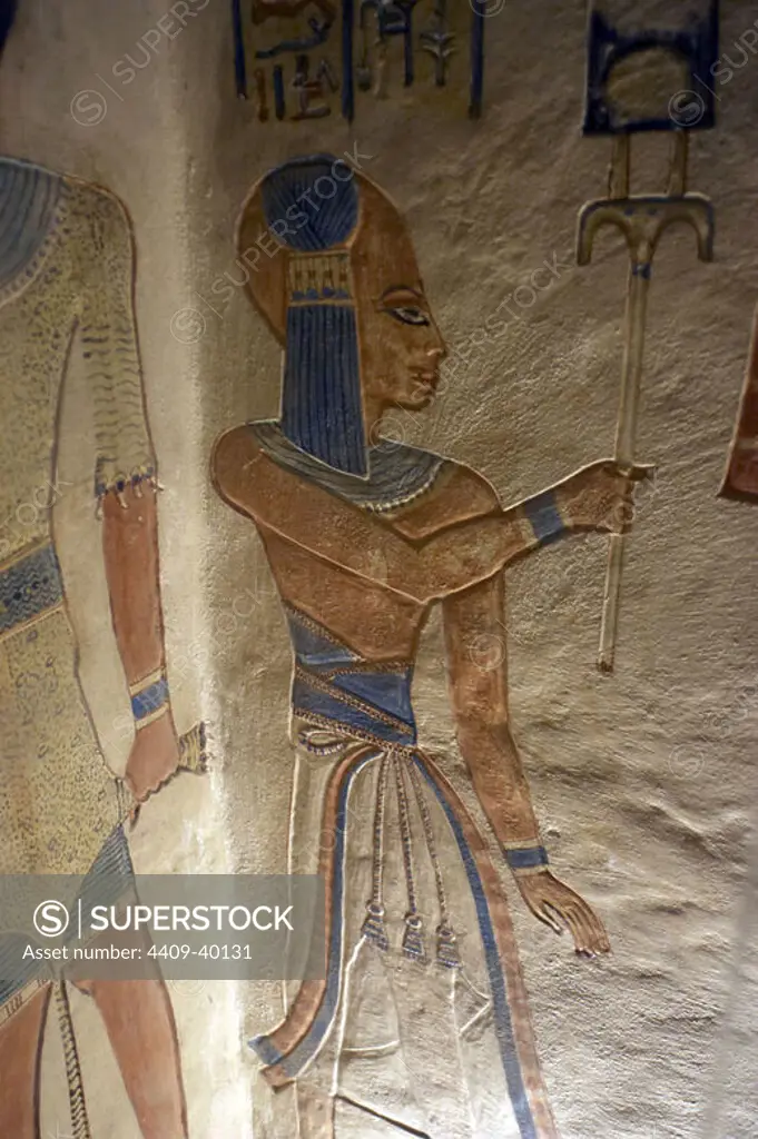 Tomb of Amen Khopshef, son of Ramses III. Polychrome reliefs decorating the walls of the burial chamber. Young servant. Twentieth dynasty. New Kingdom. Valley of the Queens. Egypt.