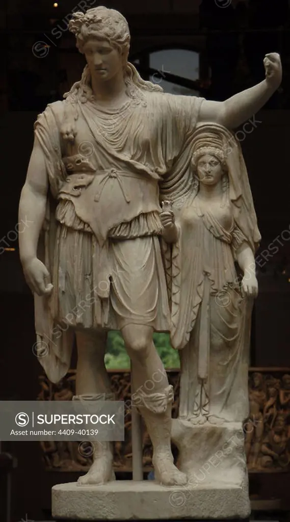 Roman Art. Statue of Dionysos leaning on a female figure ("Hope Dionysos"). Marble. Augustan or Julio-Claudian period. 27 B.C.-68 A.C. Roman copy of Greek original. Adaptation of a Greek work of the 4th century B.C.. Museum of Art. New York. United States...