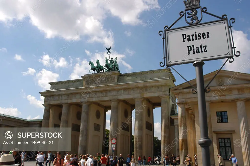 Germany. Berlin. Brandenburg Gate, built between 1788 and 1791 by Carl Langhans in classical style. Crowned by the Quadriga of Victory (1793). It was commissioned by King Frederick William II of Prussia.
