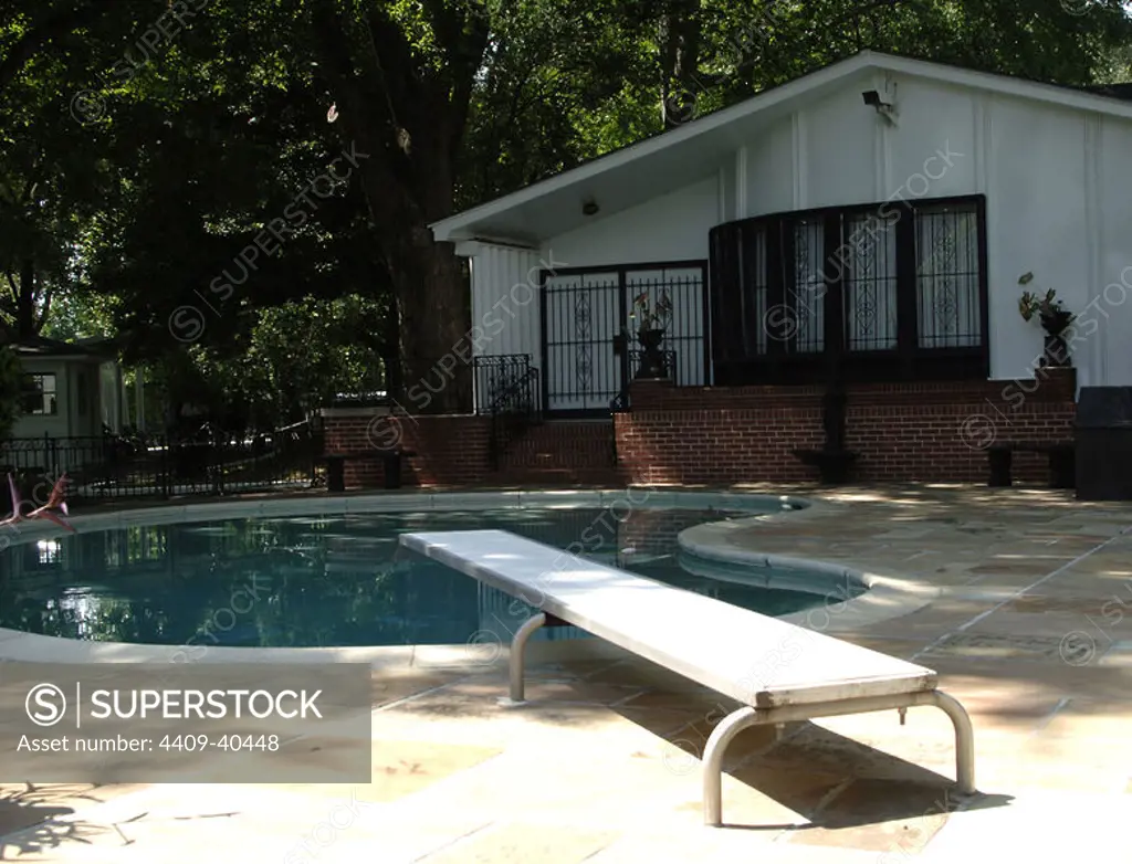 Tennessee. Memphis. Graceland Mansion of Elvis Presley (1935-1977). Swimming pool. USA.