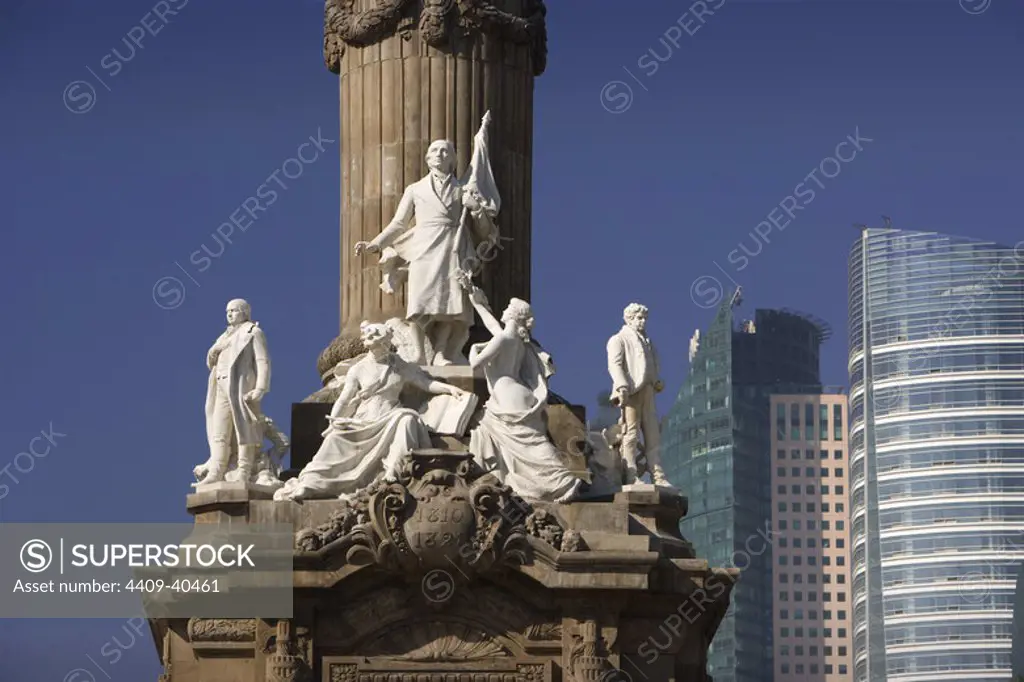 MEXICO. MEXICO D. F. Vista parcial del MONUMENTO A LA INDEPENDENCIA, situado en el Paseo de la Reforma e inaugurado en 1910 para commemorar el centenario de la independencia del país. Compuesto por una columna coronada por la estatua de una Victoria Alada (conocida como el "Angel"), obra de Enrique Alciati.