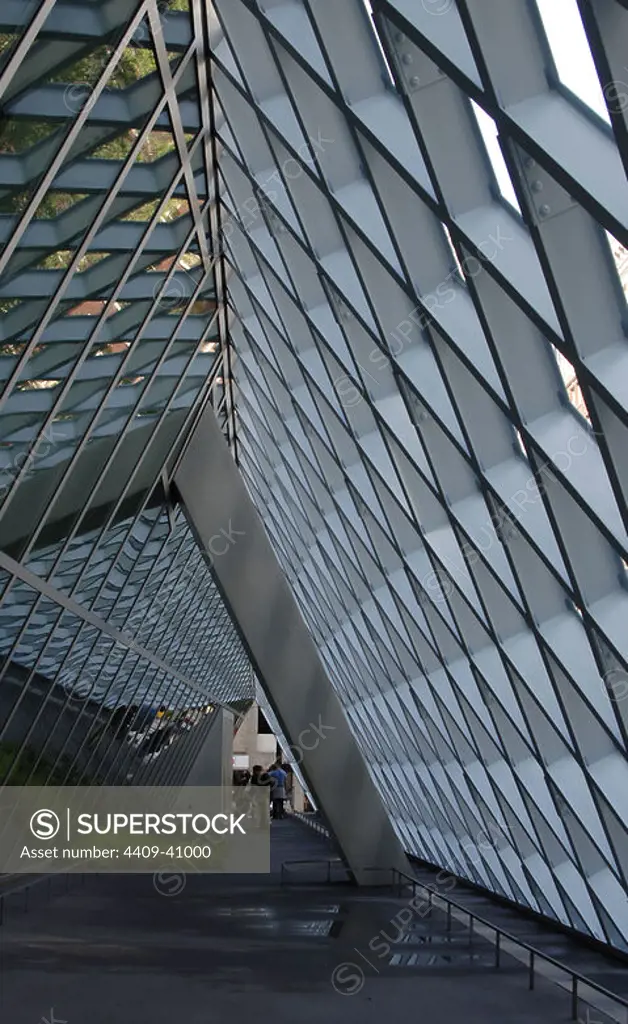 BIBLIOTECA CENTRAL DE SEATTLE. Diseñada en 1999 por el arquitecto holandés Rem Koolhaas (n.1944). Inaugurada en 2004. Interior. Estado de Washington. Estados Unidos.