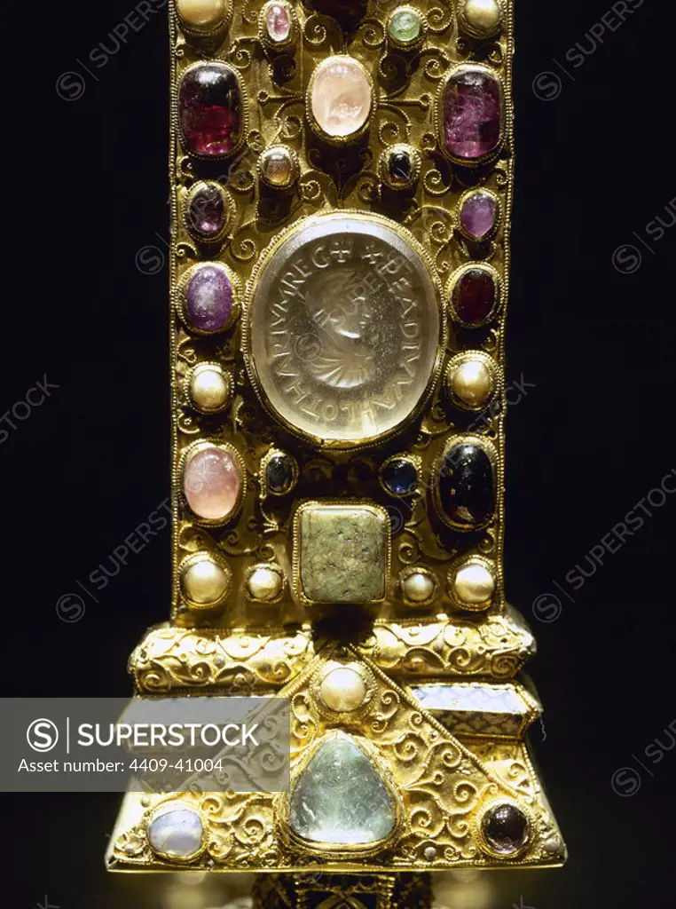 Cross of the Emperor Lothair II (835-869). 11th century. Gold and precious gems. Detail. Aachen Cathedral Treasury. Germany.