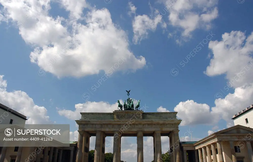 Germany. Berlin. Brandenburg Gate, built between 1788 and 1791 by Carl Langhans in classical style. Crowned by the Quadriga of Victory (1793). It was commissioned by King Frederick William II of Prussia.