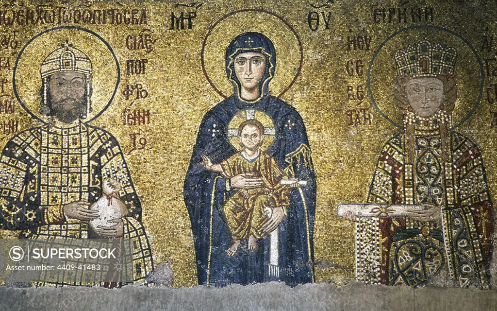 John II Comnenos (1087-1143) and Empress Irene (1088-1134). Byzantine emperors. In the centre, the Virgin Mary and Infant Jesus. Mosaic of the South Gallery. Hagia Sophia. Istanbul. Turkey.