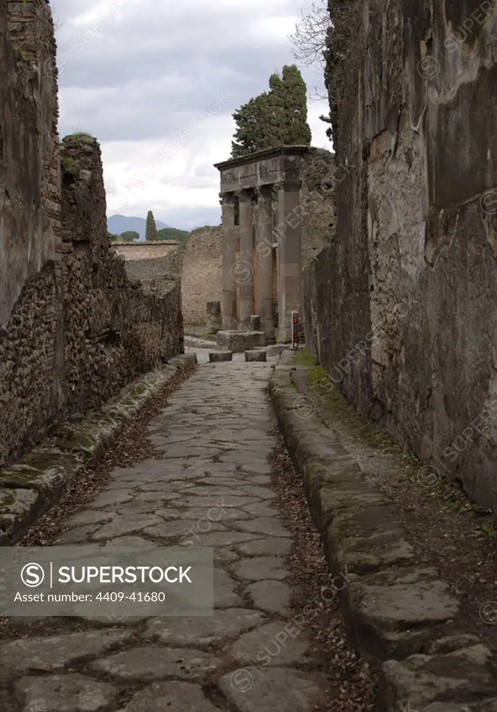 Italy. Pompeii. Cobbled street.