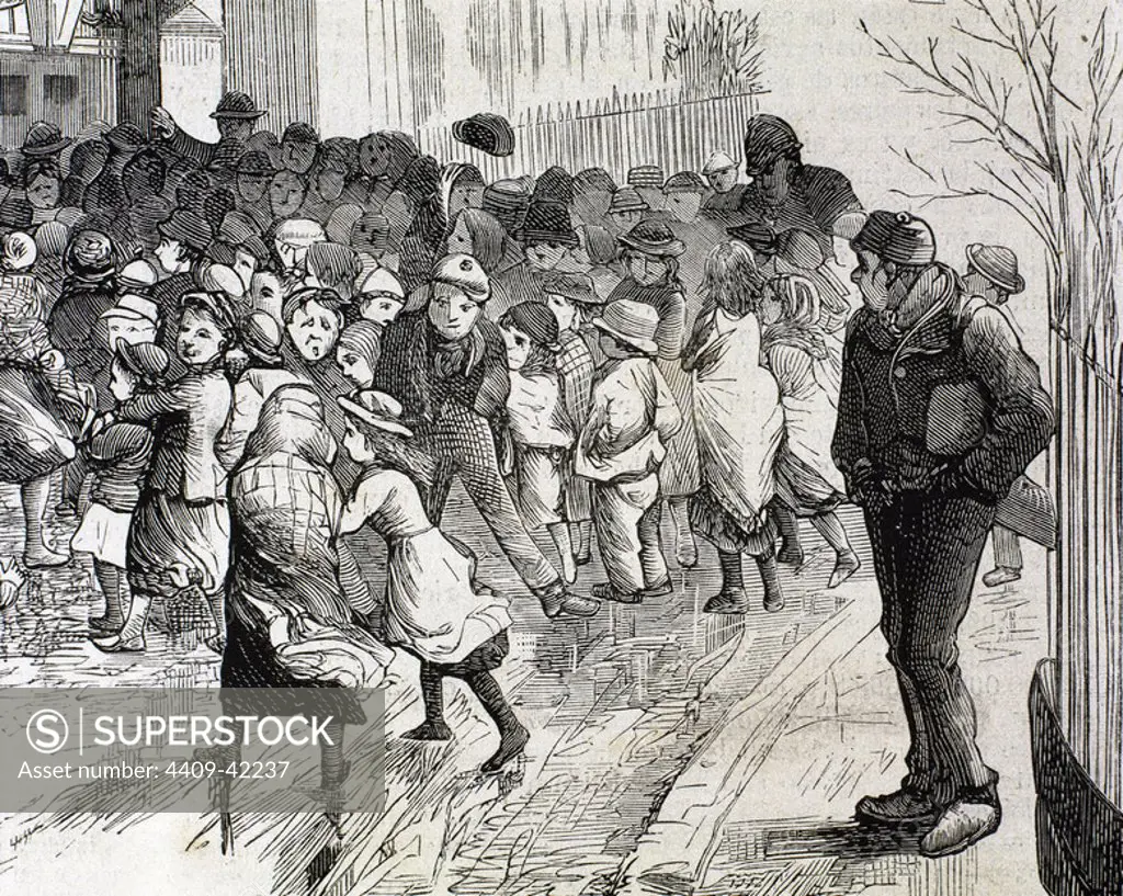 Poverty in Sheffield. Needy kids going to the distribution of food in Vestryhall. Engraving in "The Spanish and American Illustration", 1879 by Ovejero.