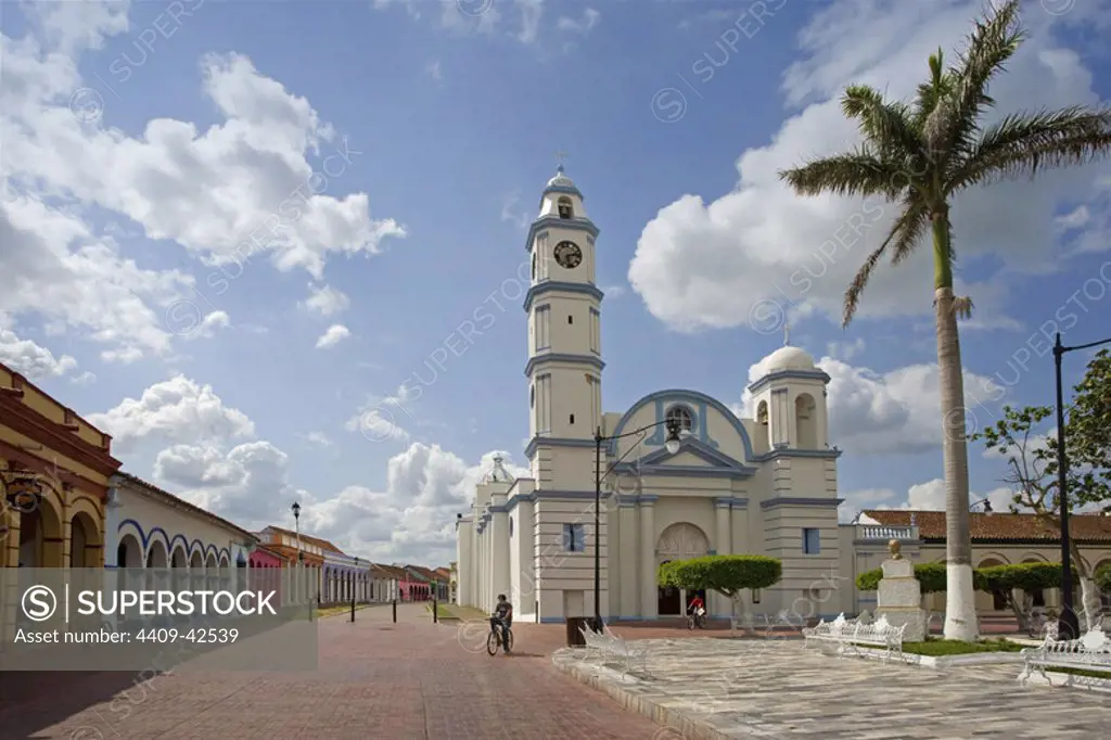 Mexico. Tlacotalpan. Street of the historic city center with Saint Christopher's Church. Unesco World Heritage Site. Veracruz State.