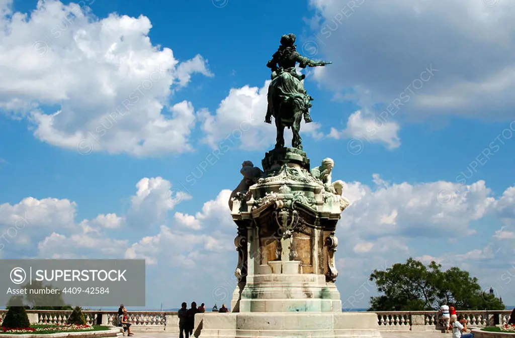 Eugene of Savoy Carignan (1663-1736), called Prince Eugene. French political and military service in Austria. Highlighted in the struggle for the liberation of Vienna from the Turks and in successive campaigns in the Danube. Statue of Prince by Jozsef Rona (1861-1939) in 1900 to commemorate the Battle of Zenta, 1697. Budapest. Hungary.