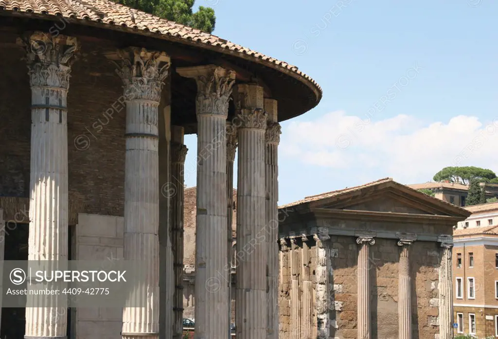 Roman Art. The circular temple of Hercules Victor (formerly tought to be a Temple of Vesta). Built in the second century B.C. In second term, Temple of the Virile Fortune or Portonus ( 2nd BC.). Forum Boarium. Itay. Rome.
