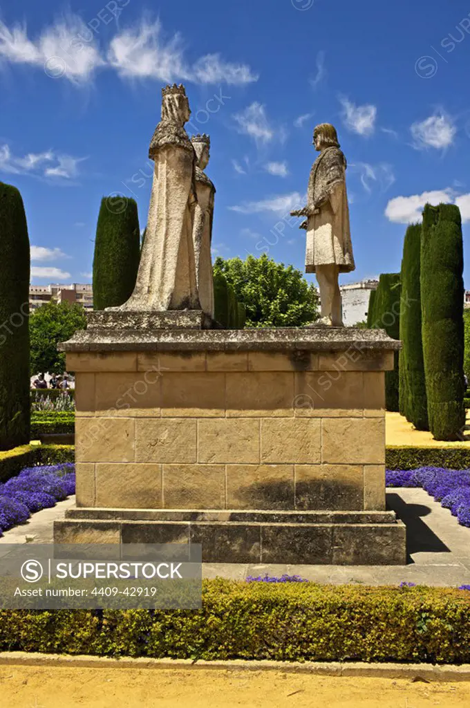 Spain. Andalusia. Cordoba. Columbus with the Catholic Monarchs. Sculpture group by Pablo Yusti. C.1960. Gardens of The Christians Kings Alcazar.
