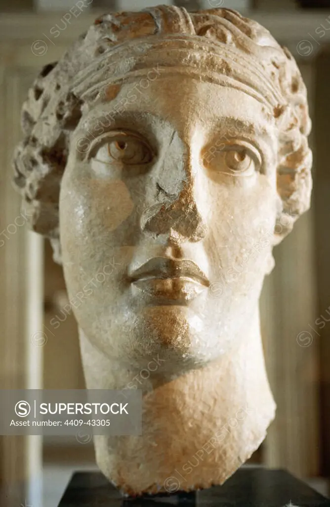 Sappho (630-570 BC). Greek lyric poet, born on the island of Lesbos. Roman bust of Sappho, copied from a lost Hellenistic original. Izmir. 2th century AD. Istanbul Archaeological Museum.