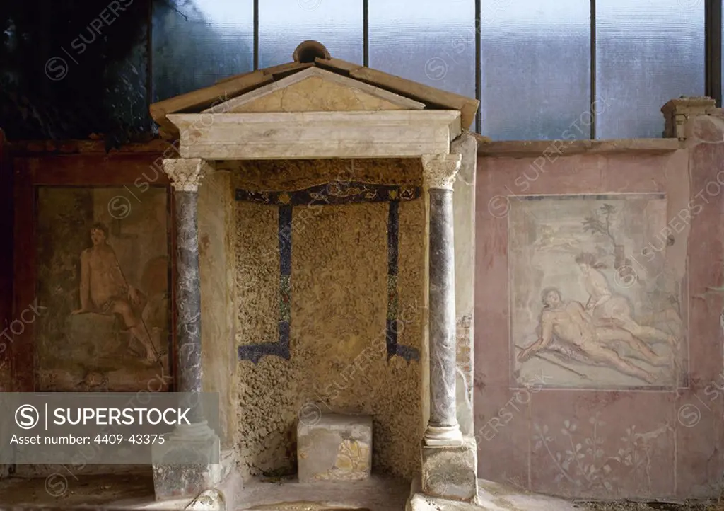 Italy. Pompeii. The House of Loreius Tiburtinus (also called the House of Octavius Quartio).Aedicula with decorative frescoes painted by Lucius with the myth of Narcissus (left) and Pyramus and Thisbe (right).