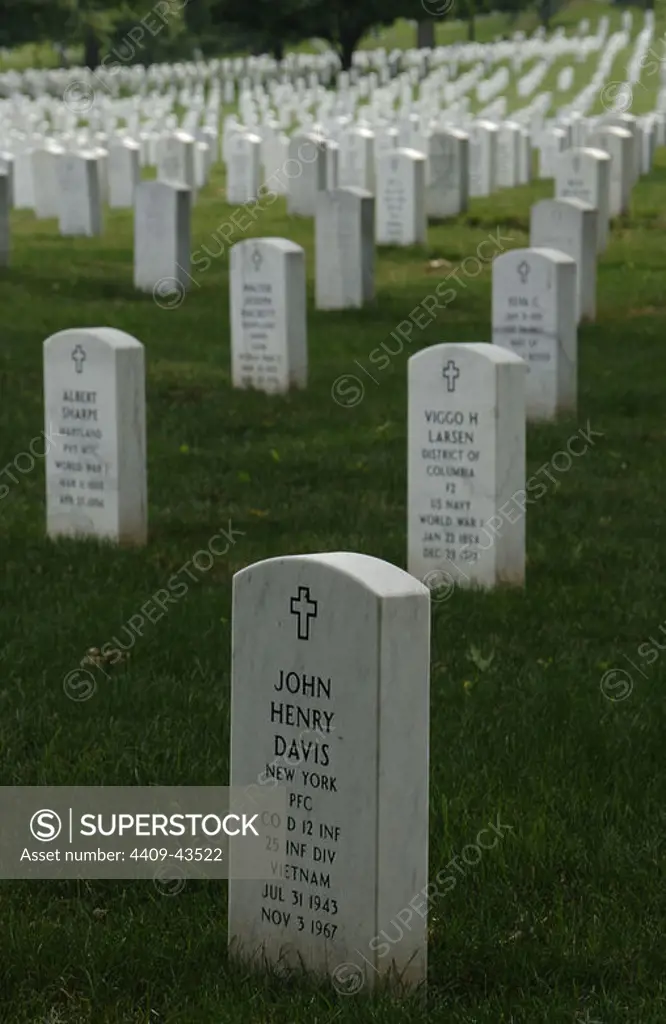 Arlington National Cemetery. Graves of U.S. veterans killed in action. United States.