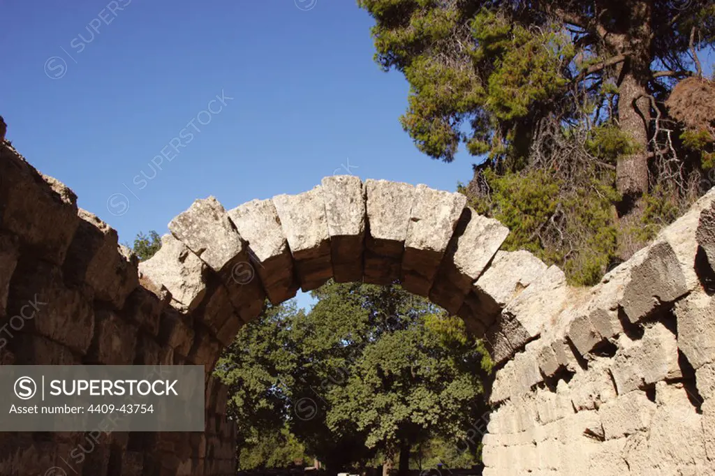Greek Art. Sanctuary of Olympia. Entrance to olympic stadium. Stone arch. III B.C. The east of archaelogical site. Elis. Peloponesse. Greece. Europe.