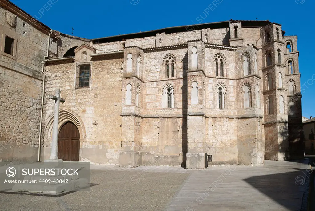 Spain. Penafiel. Monastery of Saint Paul. 14th century. Gothic - mudejar. Apse.