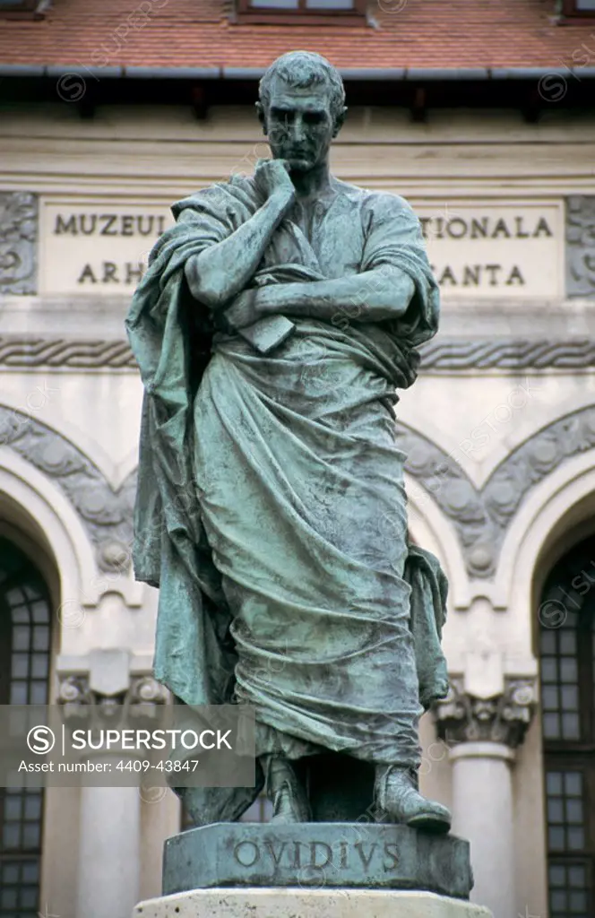 PUBLIO OVIDIO NASON (Publius Ovidius Naso). (43 aC-17). Poeta latino. ESTATUA del poeta (1887). CONSTANZA. Región de Dobrudja (Dobrogea). Rumanía.