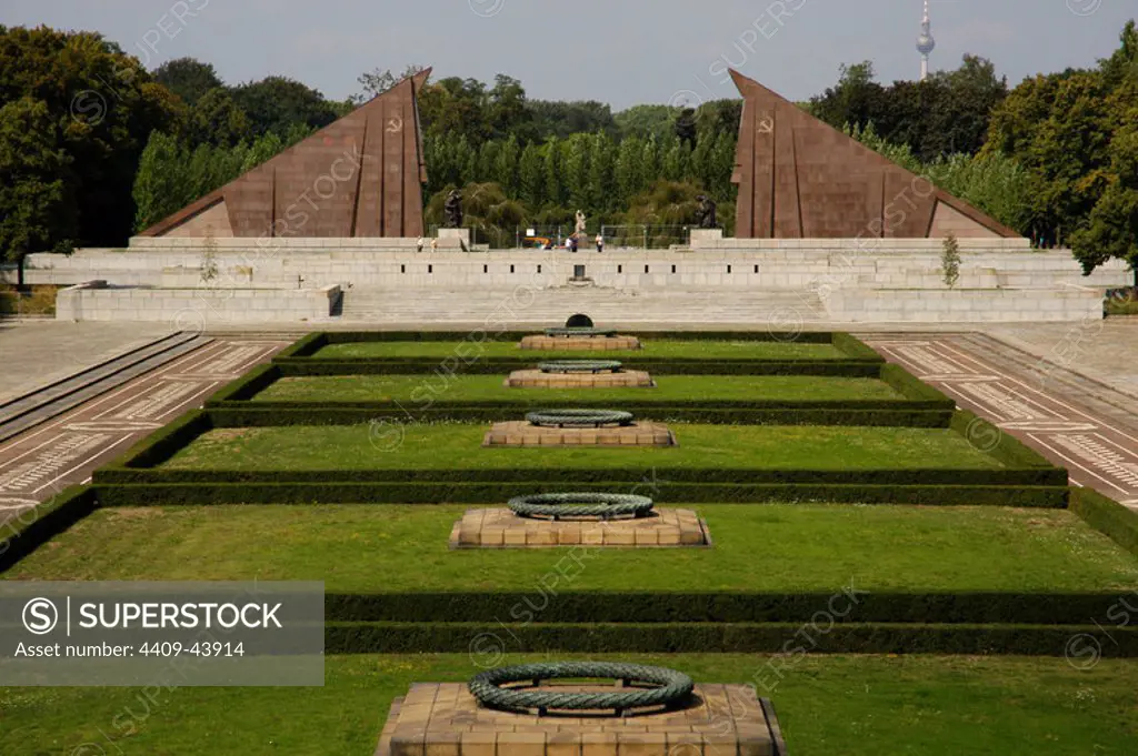 Germany. Berlin. The Soviet Cenotaph in Treptower Park (1949) erected in memory of the Soviet soldiers killed in action in the Battle of Berlin (April-May 1945) during World War II. Central portal. Work of Russian architect Yakov Belopolsky.