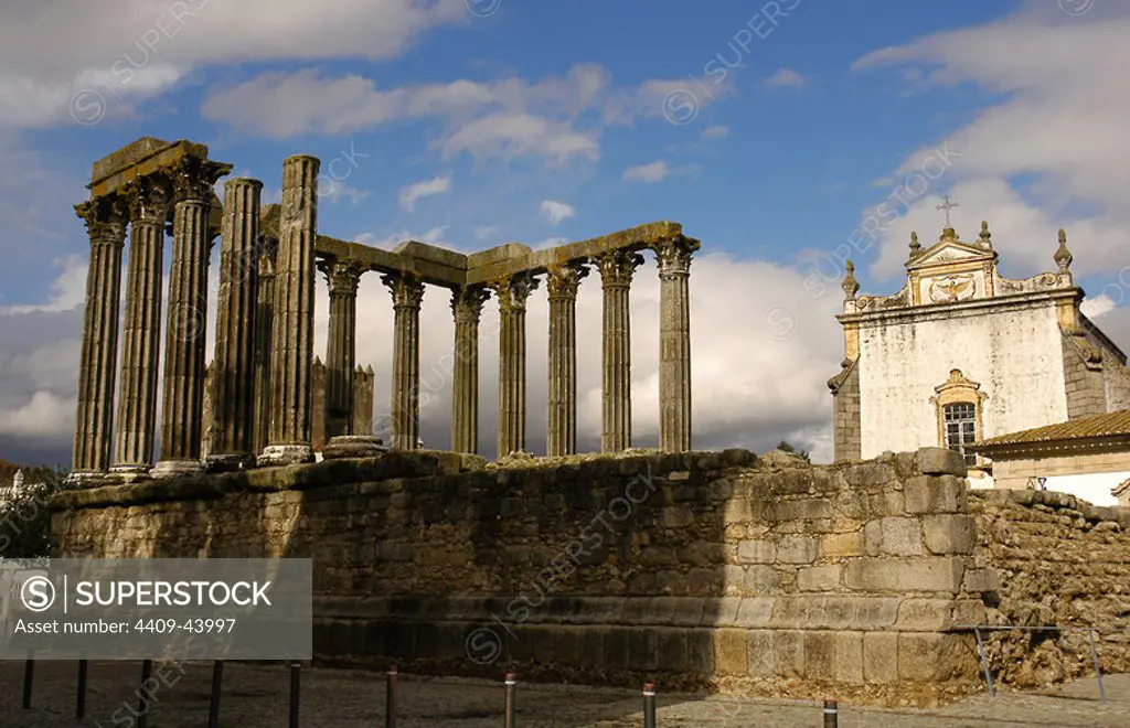 Portugal. Roman Temple of Evora. It was built in the 1st century AD and modified during the 2nd and 3rd centuries. View of the colonnade with architrave, frieze and Corinthian capitals.