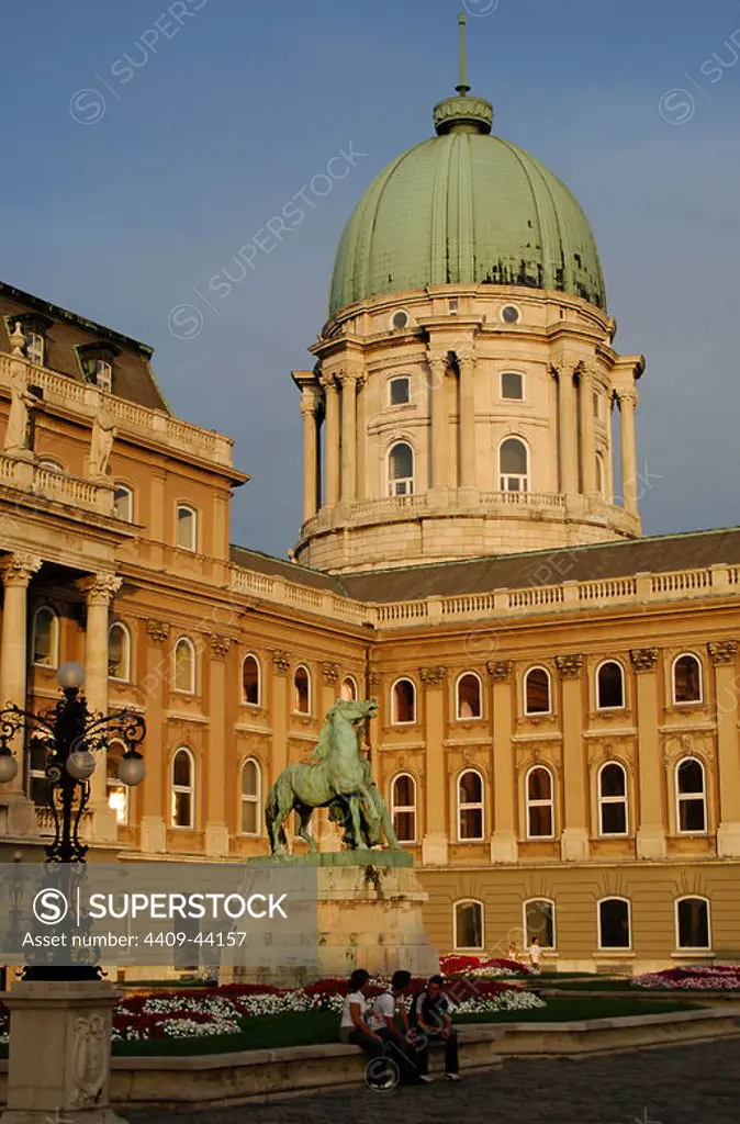 HUNGARY. BUDAPEST. Detail of the Royal Palace, built by Alajos HUSZMANN in the nineteenth century. It houses the National Gallery, among other cultural centers.