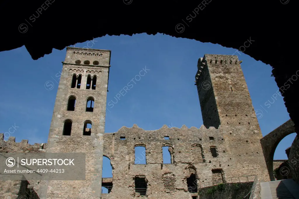 Monastery of Sant Pere de Roda (St Peter of Roses). Founded around the year 900. Benedictine monastery. The present building is dated 11th century. Lombard style bell tower. Cap de Creus. Alt Emporda region. Girona province. Catalonia. Spain. Europe.