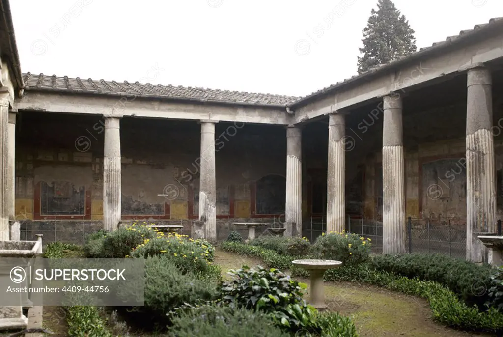 Italy. Pompeii. House of Vetti. Was a domus owned by Aulus Vettius Conviva and Aulus Vettius Restitutus, two successful freeman. 1st century AD. Peristyle.