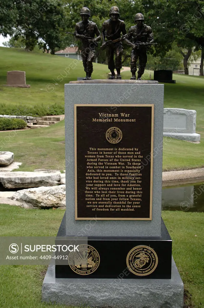 MEMORIAL DE LA GUERRA DE VIETNAM. Homenaje a los soldados que combatieron en este conflicto. Cementerio Estatal de Texas. Austin. Estado de Texas. Estados Unidos.