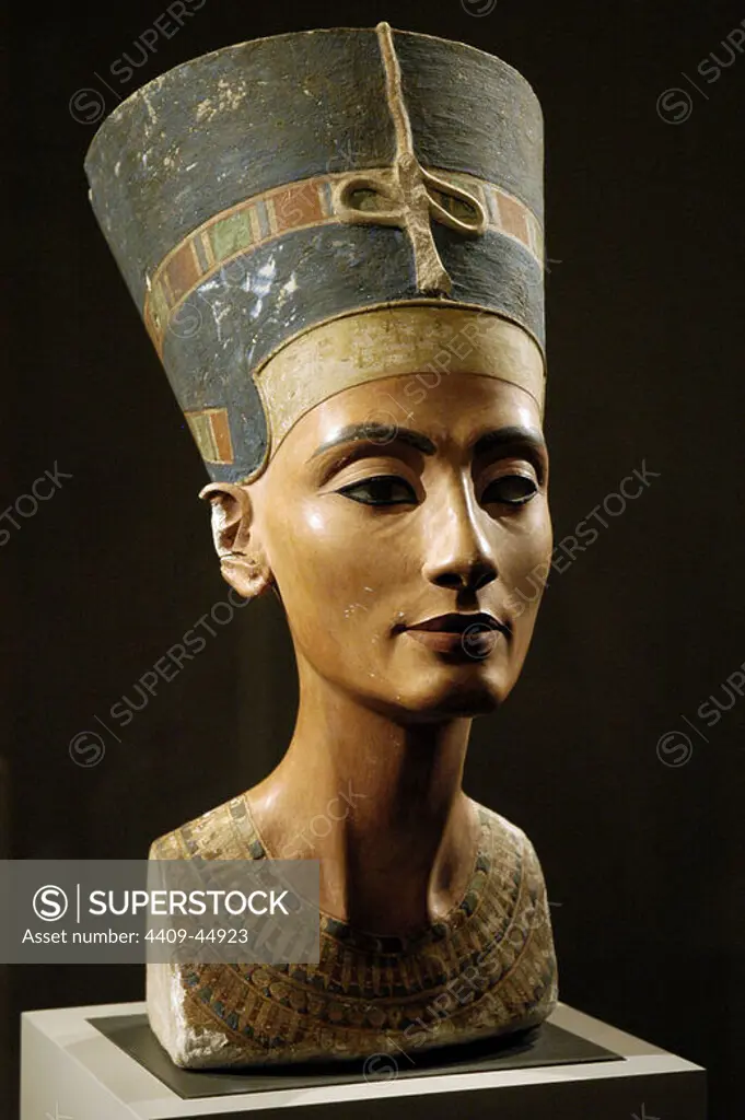 Egyptian art. Nefertiti. 14th century B.C. Egyptian Princess, wife of Amenhotep IV Akhenaton. Bust. Limestone and stucco. It is believed to have been crafted in 1345 BC by the sculptor Thutmose. New Kingdom. 18th Dynasty. It comes from Tell-el-Amarna. Egyptian Museum of Berlin (Neues Museum). Germany.