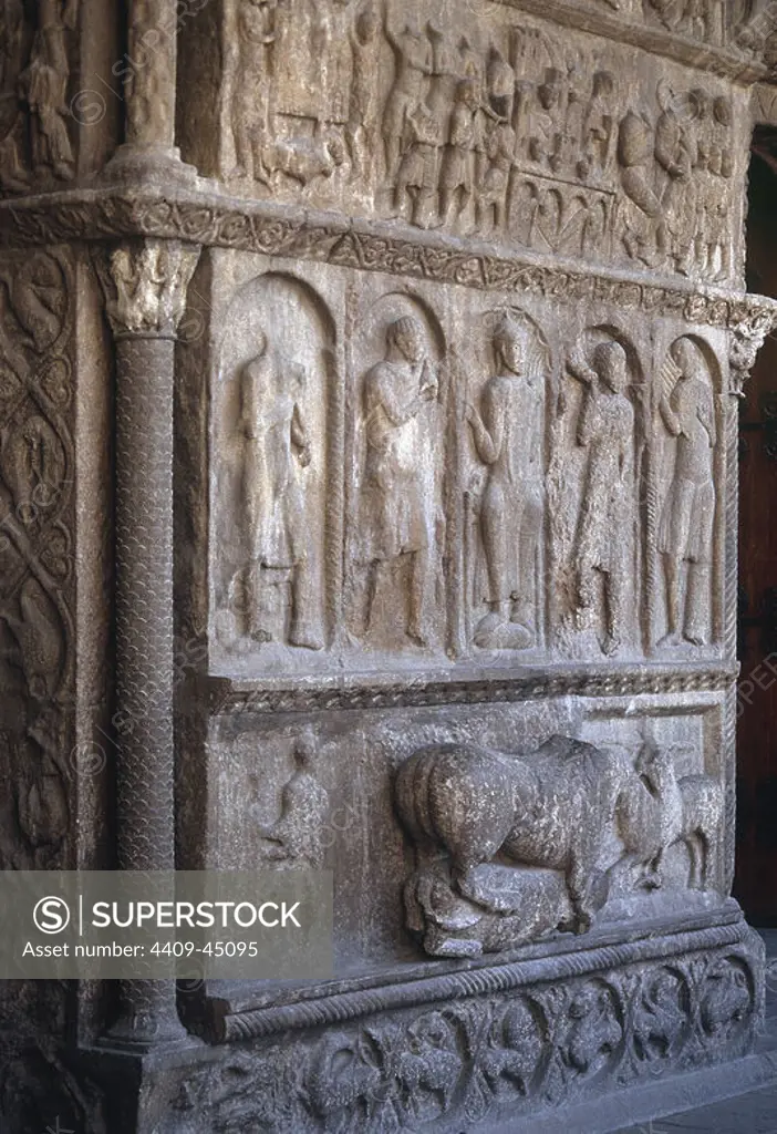 Romanesque Art. Monastery of Santa Maria de Ripoll. Founded by the Count Wilfred the Hairy in 879 or 880. Historic-artistic monument since 1931. Sculptural portic. Detail. Ripoll. Catalonia. Spain.