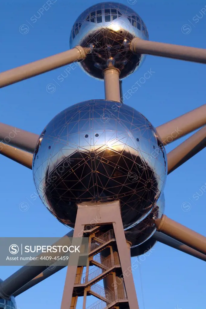 BELGIUM. BRUSSELS. Detail of the structure of the ATOMIUM, built on the occasion of the Universal Exhibition of the year 1958.