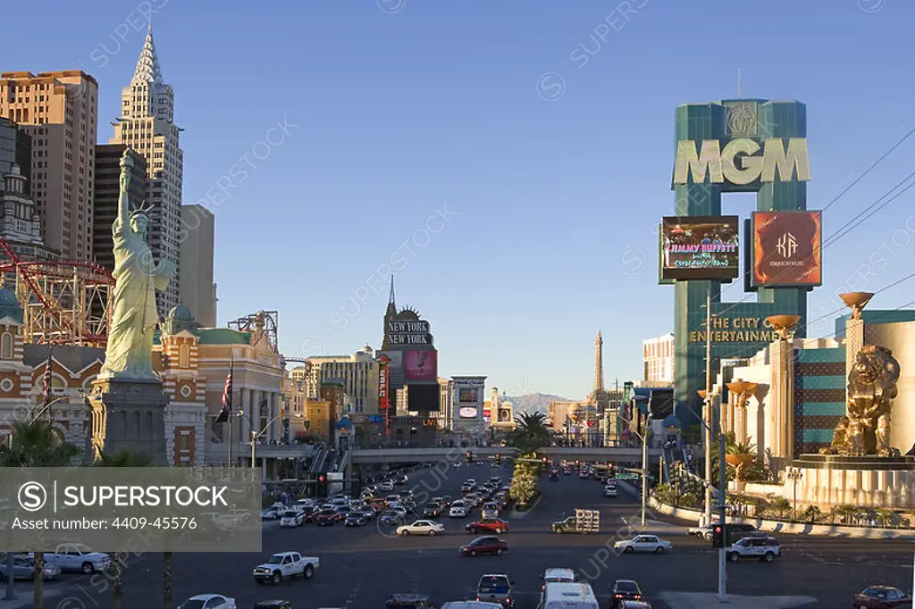 ESTADOS UNIDOS. LAS VEGAS. Panorámica de la AVENIDA STRIP (THE STRIP), con algunos casinos. Estado de Nevada.
