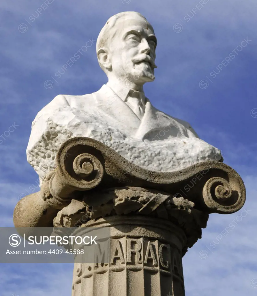 JOAN MARAGALL i GORINA (Barcelona, 1860-1911). Poeta catalán. Monumento a Maragall en el Parc de la Ciutadella. Barcelona. Cataluña.