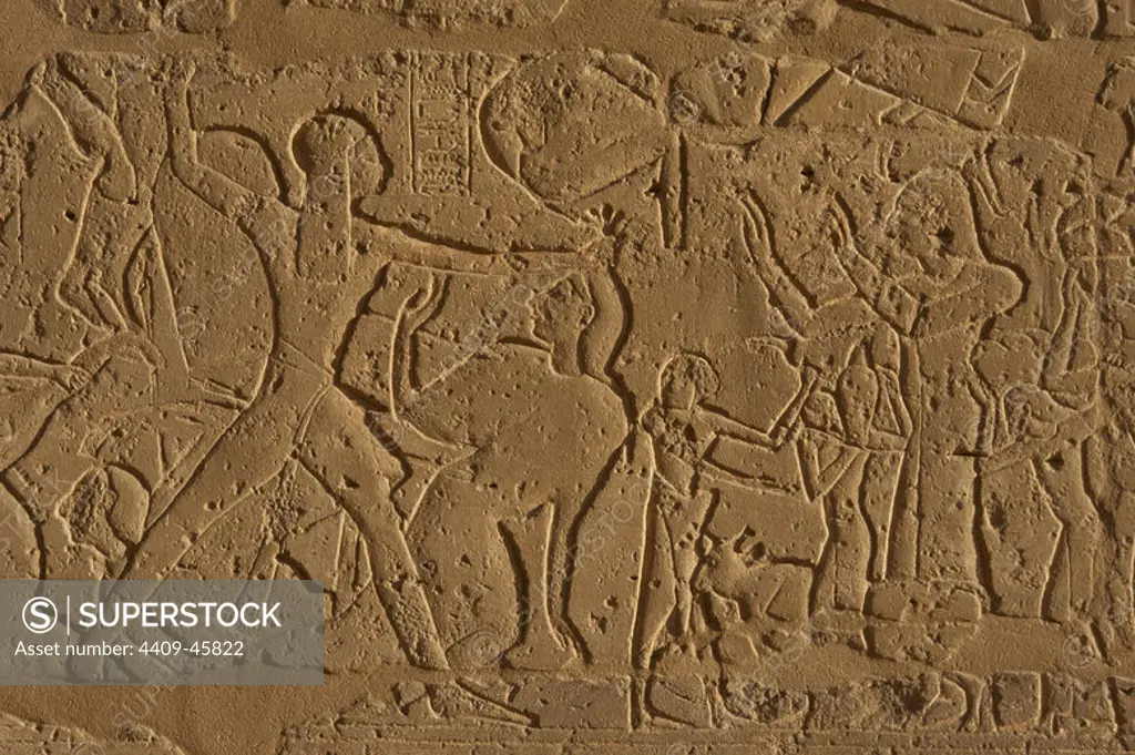 The Siege of Dapur (1269 B.C.). Syrian prisoners by Egyptian princes. 13th century B.C. Nineteenth Dynasty. New Kingdom. Relief. Ramesseum. Necropolis of Thebes. Valley of the Kings. Egypt.