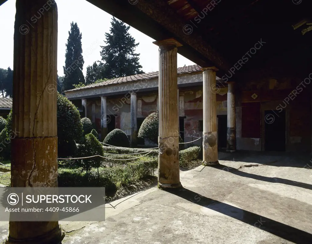 Italy. Pompeii. Peristyle of House of Venus. Columns. 1st century AD. Campania.