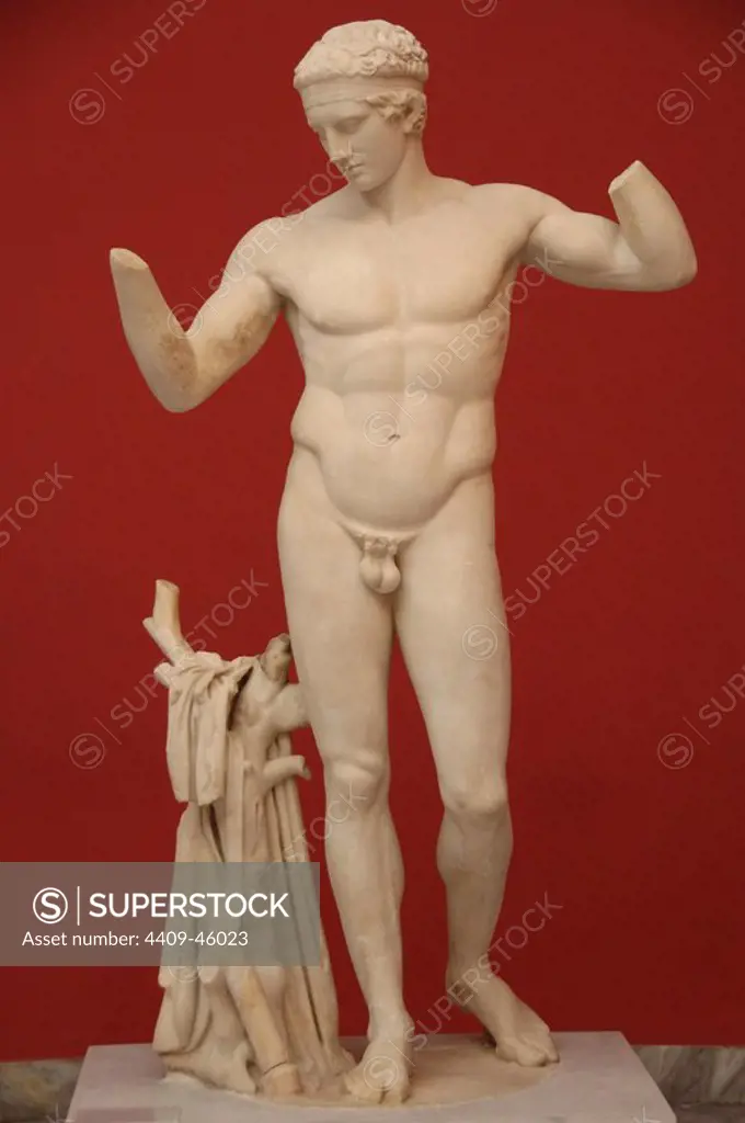 Greek Art. Greece. A Polykleitan Diadumenos, in a Roman marble copy. Found in the house of Diadumenos in Delos. Dated around 100 BCE. Copy of the statue of Diadumenos carved by Polykleitos between 450-425 BC. The base in the trunk of tree is a copyist's addition. National Archaeological Museum. Athens.