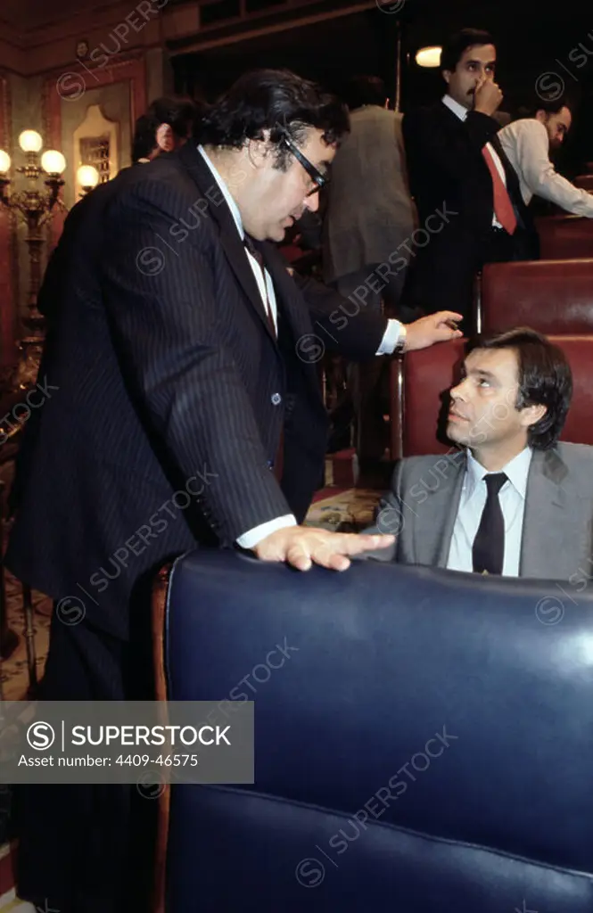 Gregorio Peces Barba and Felipe Gonzalez, spanish politicians, speaking at the Congress of Deputies. 20th century. Madrid. Spain.