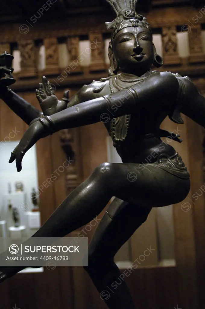 ARTE INDIO. INDIA. FIGURA de SHIVA NATARAJA danzante, realizada en bronce a principios del siglo XIII. Procede de Tamil Nadu (India). Museo de Arte Nelson-Atkins (The Nelson-Atkins Museum of Art). Kansas City. Estado de Missouri. Estados Unidos.