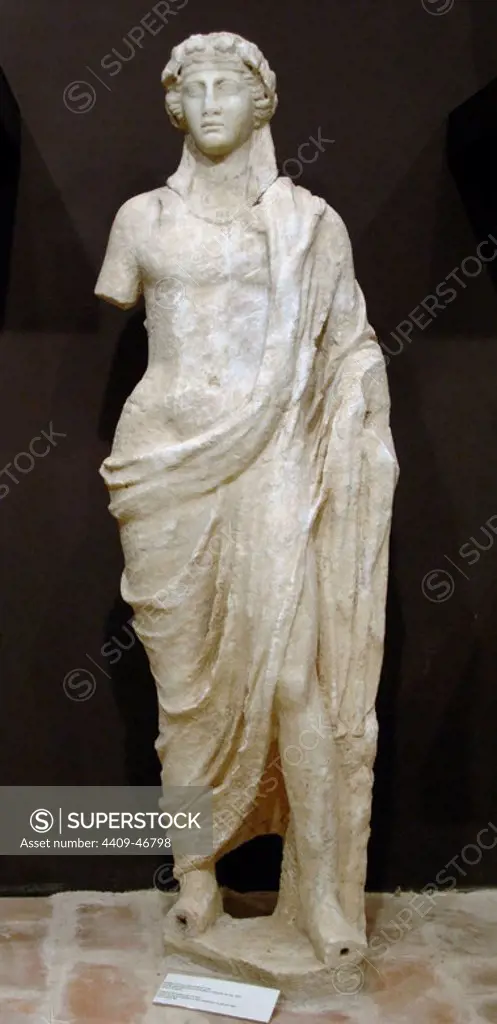 GREEK ART. REPUBLIC OF ALBANIA. Statue of Dionysus, god of wine. Found during the excavations of Ninfeo of Butrint in 1929. S. II a.C. Ruins of Butrint Museum.