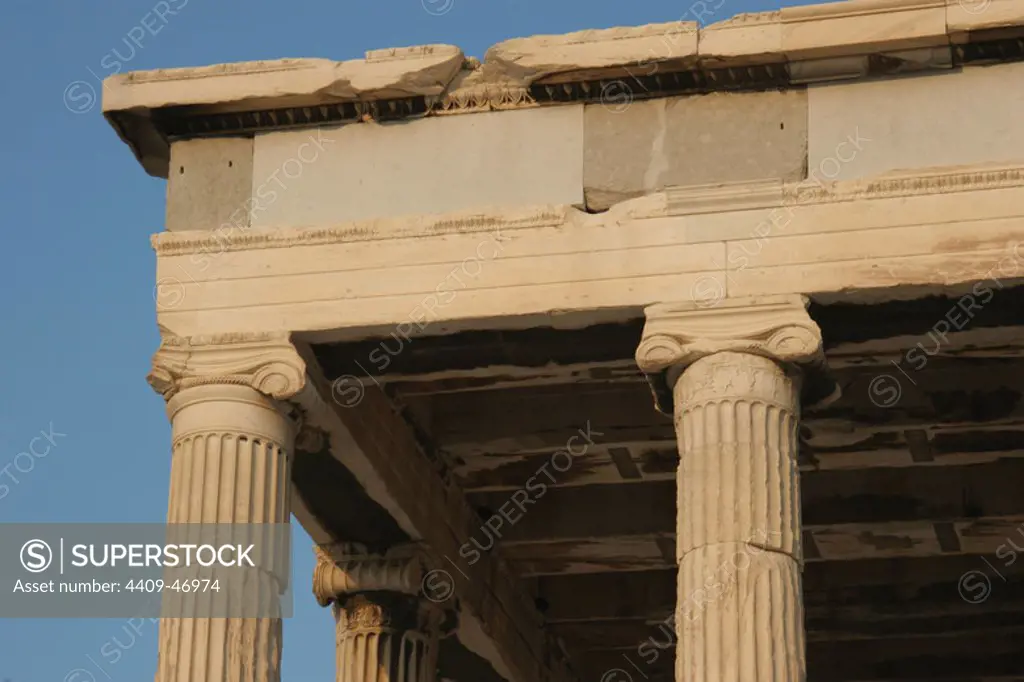 Greek Art. Erechtheion. Temple ionic. Was built between 421 - 407 BC. Detail of entablature. Acropolis. Athens. Attica. Central Greece.