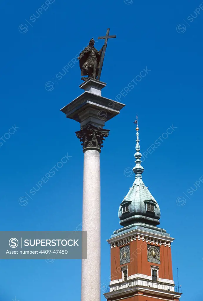 POLONIA. WARSAW. View of the Sigismund III Waza column (1566-1632) of 22 m. tall, installed in the year 1634. At the bottom, the tower of the Royal Castle, rebuilt between 1971 and 1988. Both are located in the Castle Square.