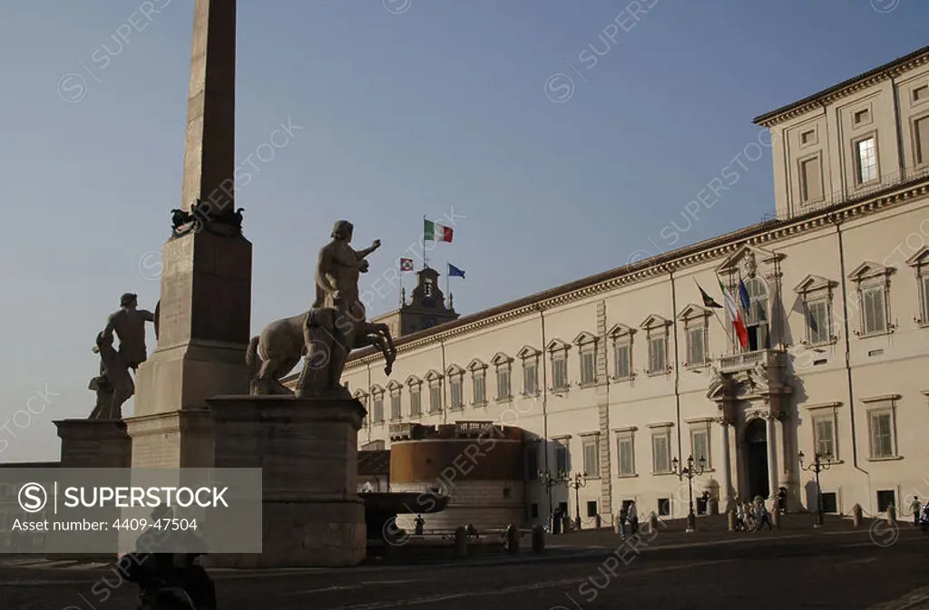 Italy. Rome. Quirinal Palace. 16th century. Official residence of the President of the Italian Republic. First, Castor and Pollux statue.